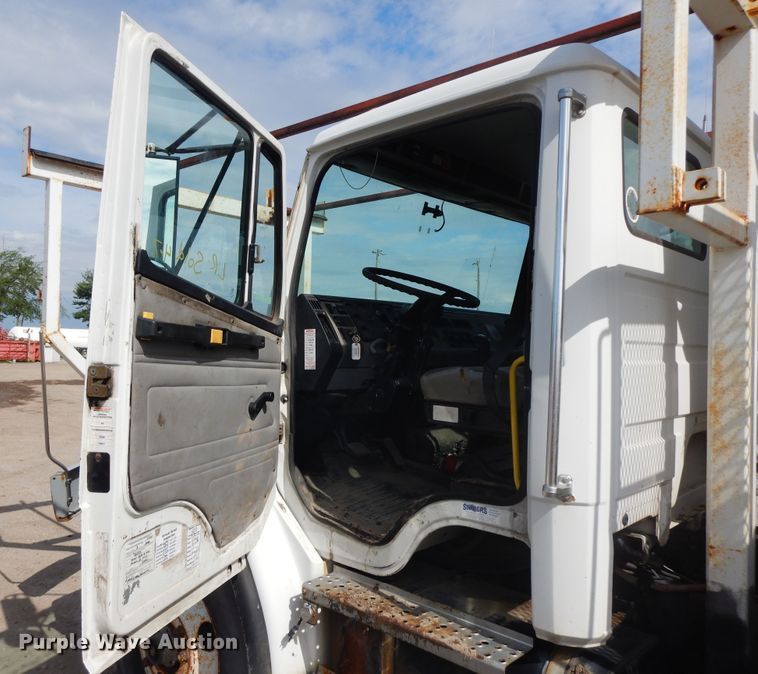 image for item FR9811 2000 Freightliner FL80  crane truck