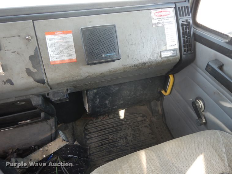 image for item FR9811 2000 Freightliner FL80  crane truck