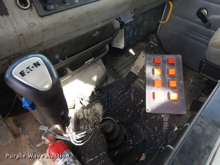 image for item FR9811 2000 Freightliner FL80  crane truck