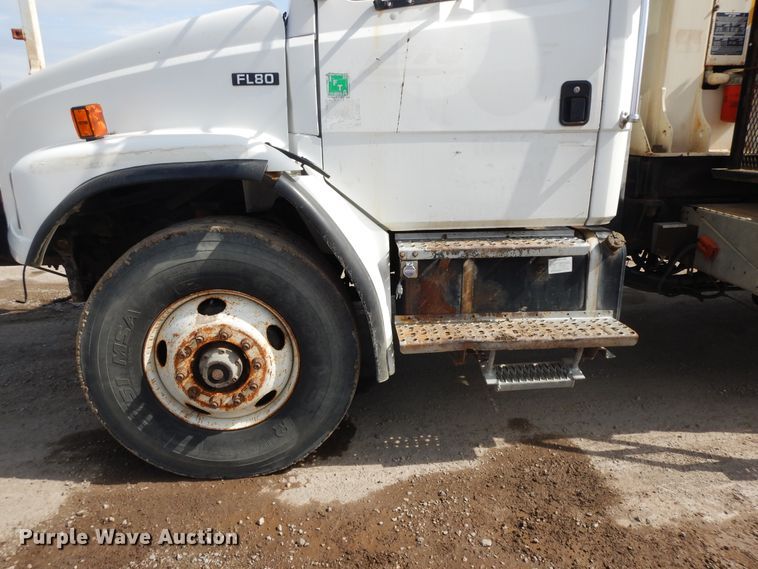 image for item FR9811 2000 Freightliner FL80  crane truck