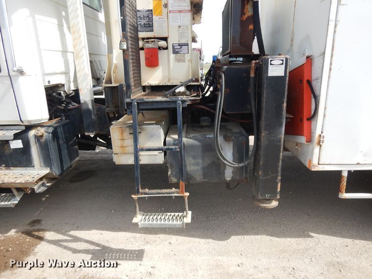 image for item FR9811 2000 Freightliner FL80  crane truck