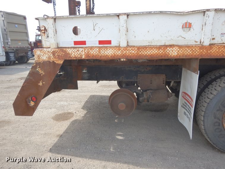 image for item FR9811 2000 Freightliner FL80  crane truck