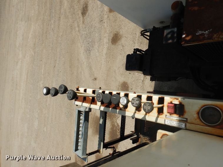 image for item FR9811 2000 Freightliner FL80  crane truck