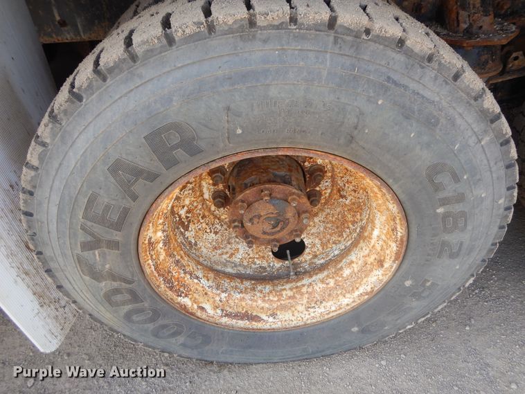 image for item FR9811 2000 Freightliner FL80  crane truck