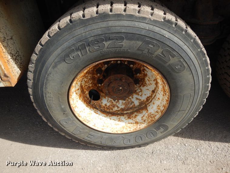 image for item FR9811 2000 Freightliner FL80  crane truck