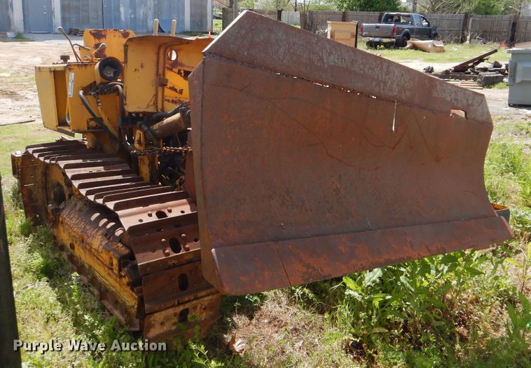 image for item GY9776 Massey Ferguson 200  crawler dozer