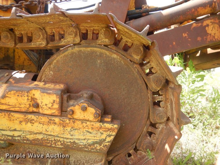 image for item GY9776 Massey Ferguson 200  crawler dozer