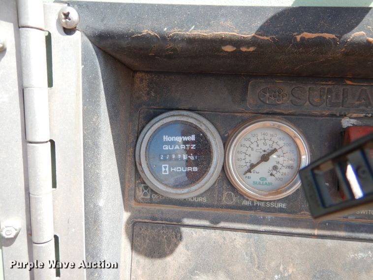 image for item HC9168 Sullair 375  air compressor