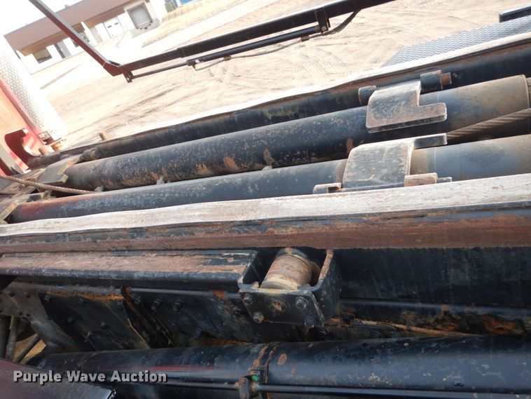 image for item HE9570 2000 Peterbilt 330  roll-off container truck