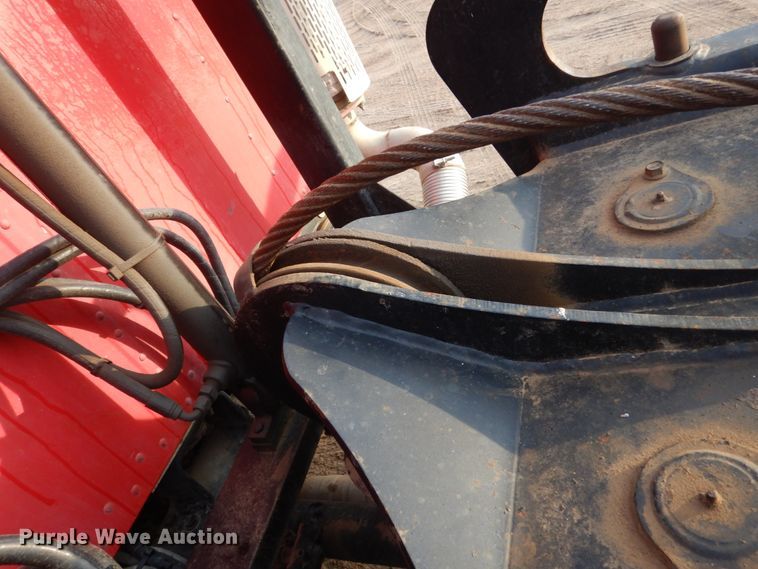 image for item HE9570 2000 Peterbilt 330  roll-off container truck