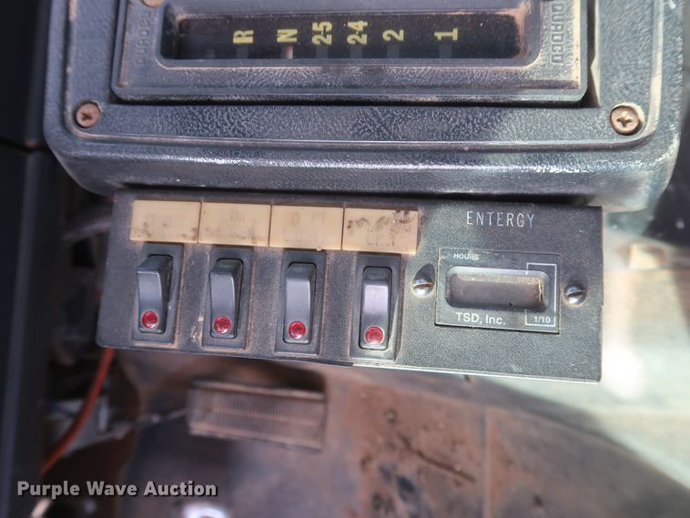 image for item HJ9427 1999 GMC C7500  bucket truck