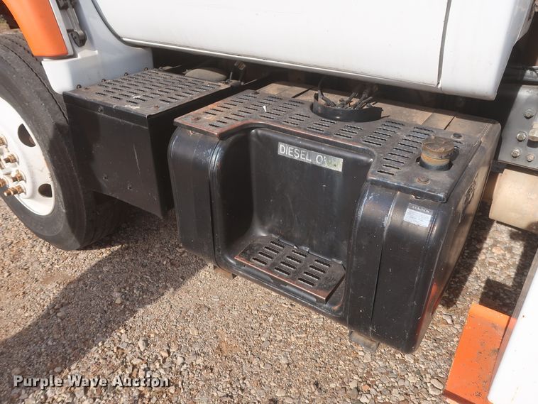 image for item HJ9427 1999 GMC C7500  bucket truck