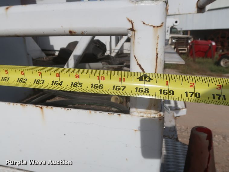 image for item HJ9427 1999 GMC C7500  bucket truck