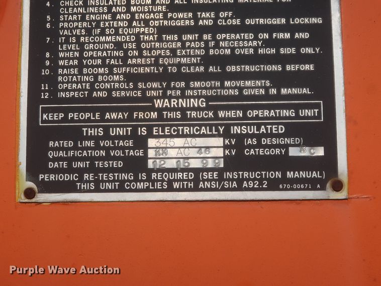 image for item HJ9427 1999 GMC C7500  bucket truck