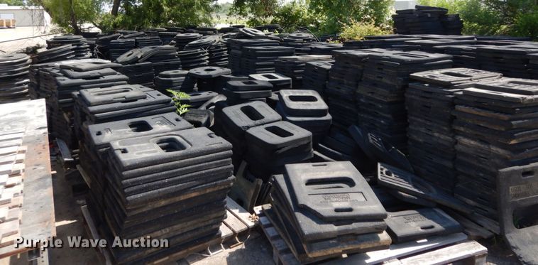 image for item HR9706 Approximately 2,965 traffic drum and cone bases