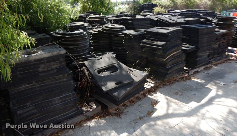 image for item HR9706 Approximately 2,965 traffic drum and cone bases