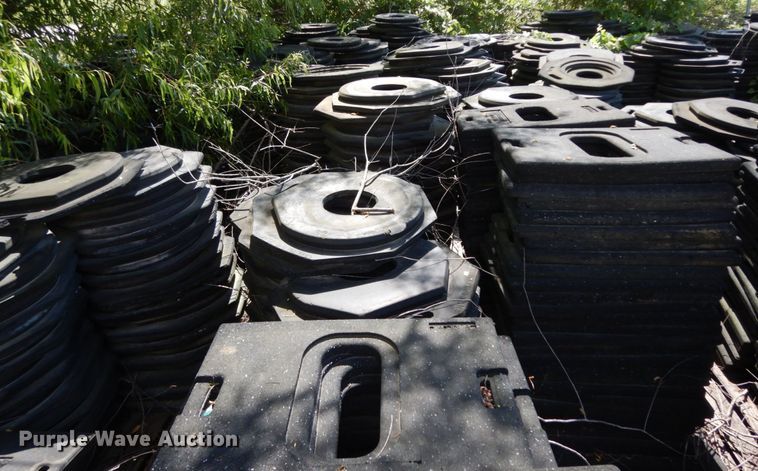 image for item HR9706 Approximately 2,965 traffic drum and cone bases