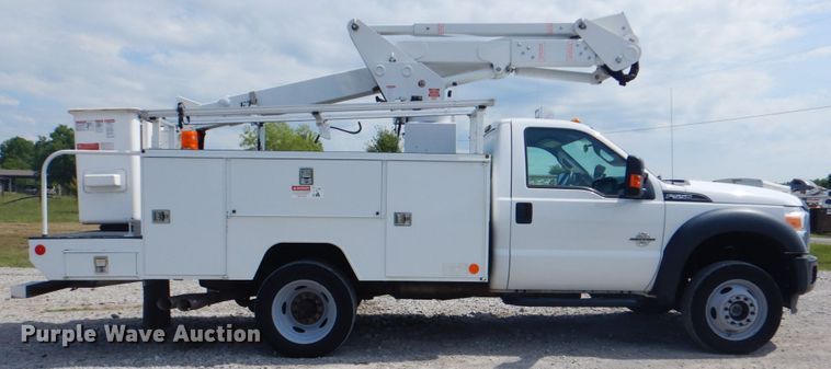 image for item HT9280 2013 Ford F550 Super Duty XL  bucket truck