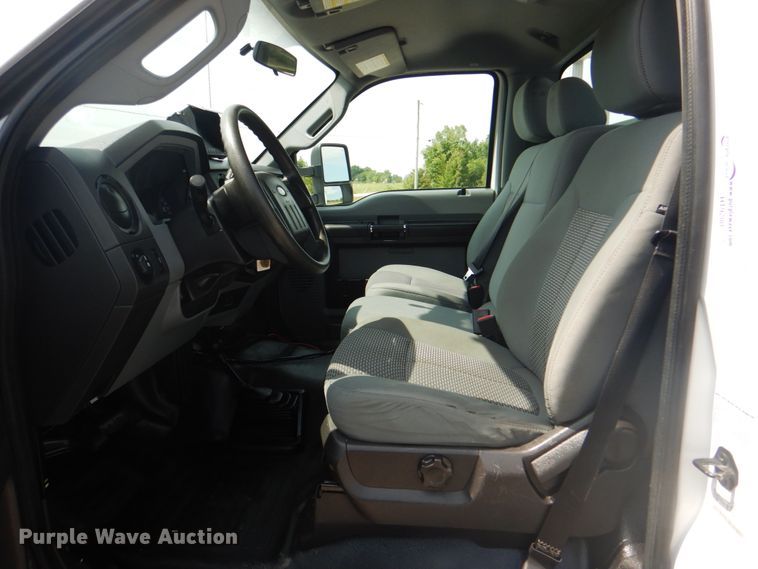 image for item HT9280 2013 Ford F550 Super Duty XL  bucket truck