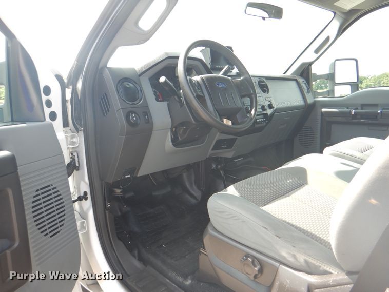 image for item HT9280 2013 Ford F550 Super Duty XL  bucket truck