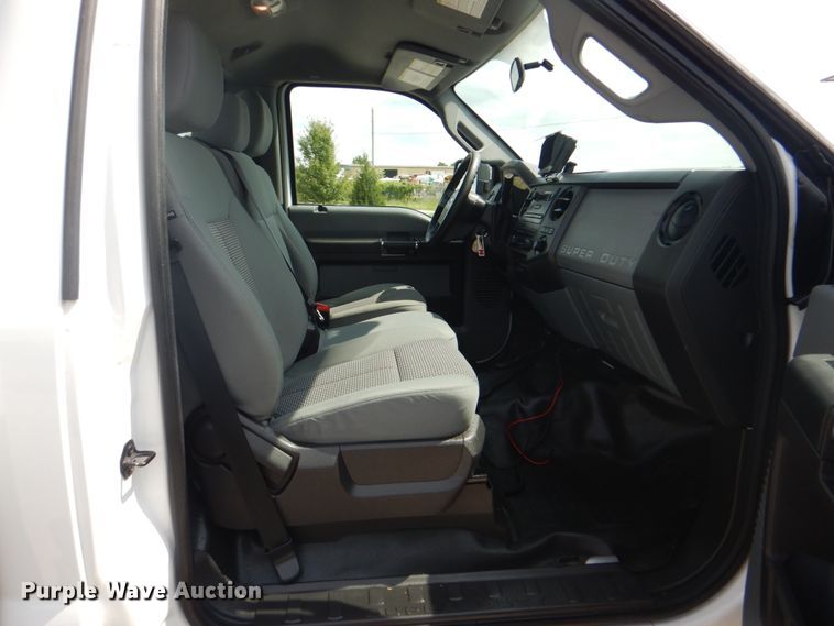 image for item HT9280 2013 Ford F550 Super Duty XL  bucket truck