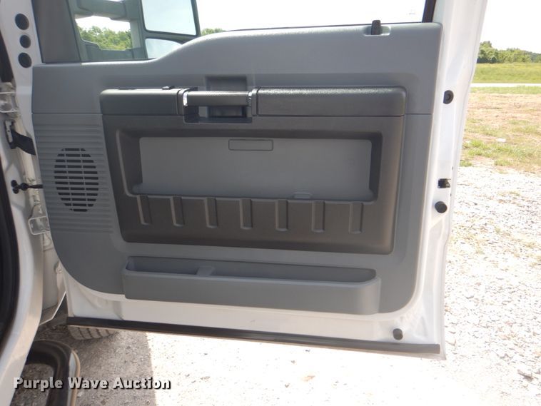 image for item HT9280 2013 Ford F550 Super Duty XL  bucket truck