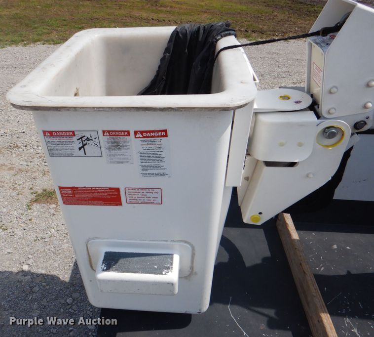 image for item HT9280 2013 Ford F550 Super Duty XL  bucket truck