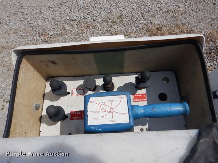 image for item HT9280 2013 Ford F550 Super Duty XL  bucket truck