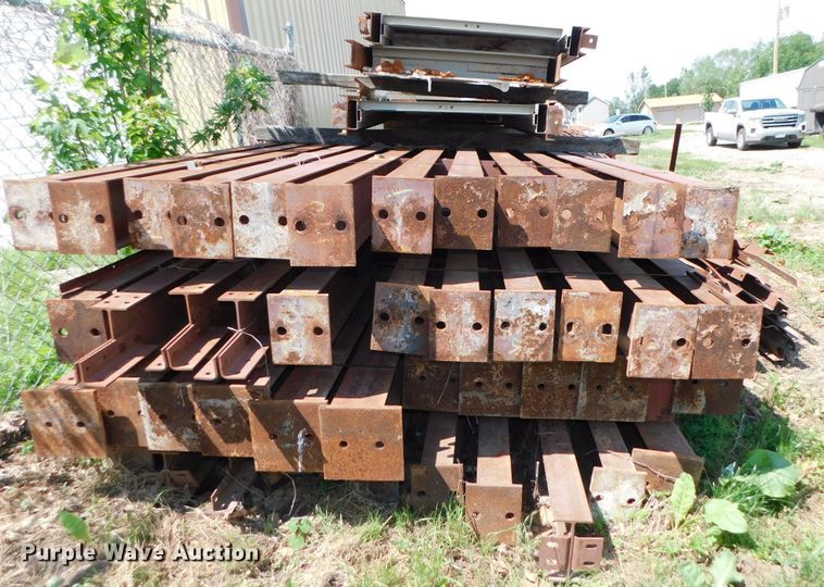 image for item HX9322 300'L x 60'W x 16'H steel building frame