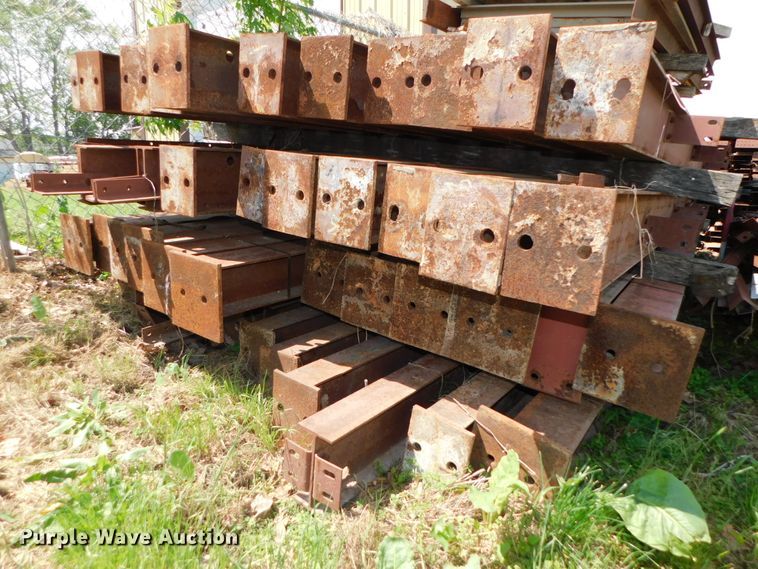 image for item HX9322 300'L x 60'W x 16'H steel building frame