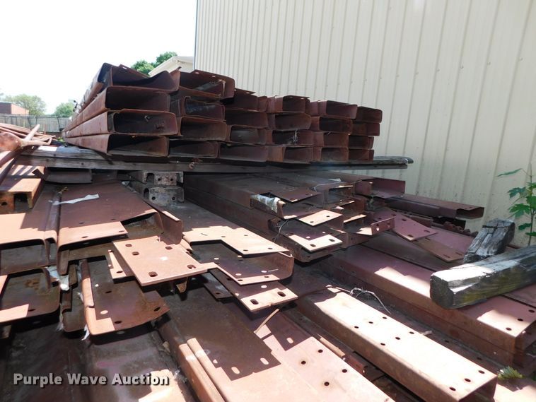 image for item HX9322 300'L x 60'W x 16'H steel building frame