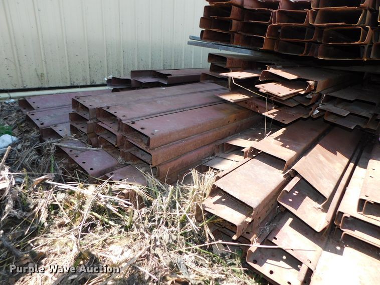 image for item HX9322 300'L x 60'W x 16'H steel building frame