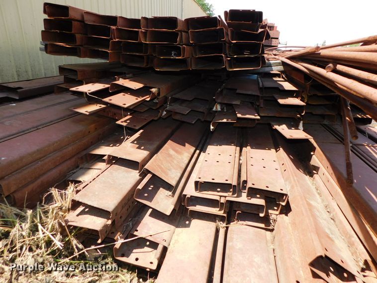 image for item HX9322 300'L x 60'W x 16'H steel building frame