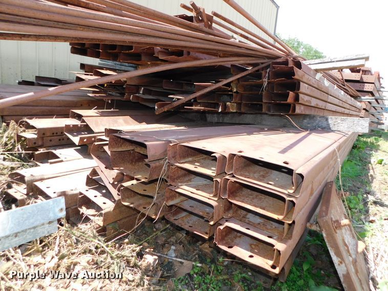 image for item HX9322 300'L x 60'W x 16'H steel building frame