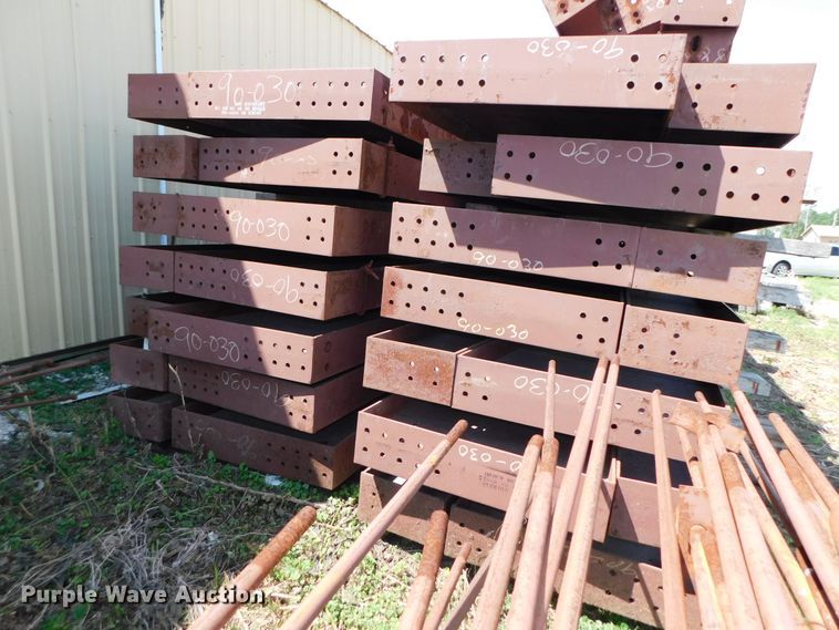 image for item HX9322 300'L x 60'W x 16'H steel building frame