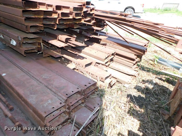 image for item HX9322 300'L x 60'W x 16'H steel building frame