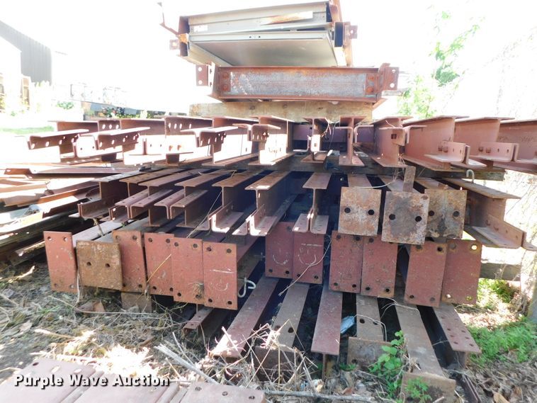 image for item HX9322 300'L x 60'W x 16'H steel building frame