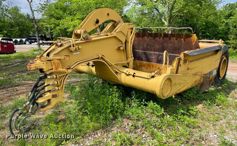 image for item IC9309 Caterpillar  scraper