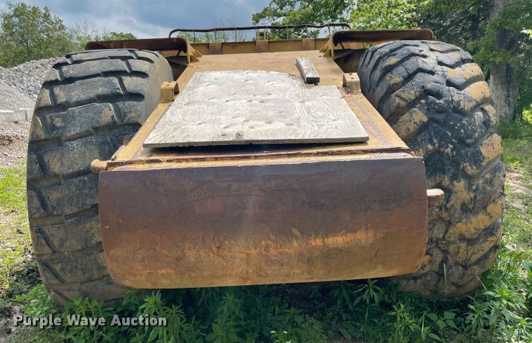 image for item IC9309 Caterpillar  scraper