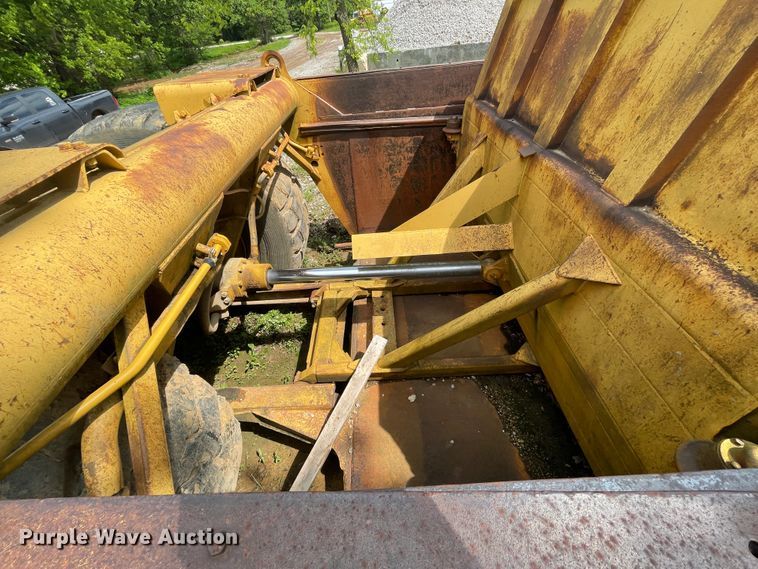 image for item IC9309 Caterpillar  scraper