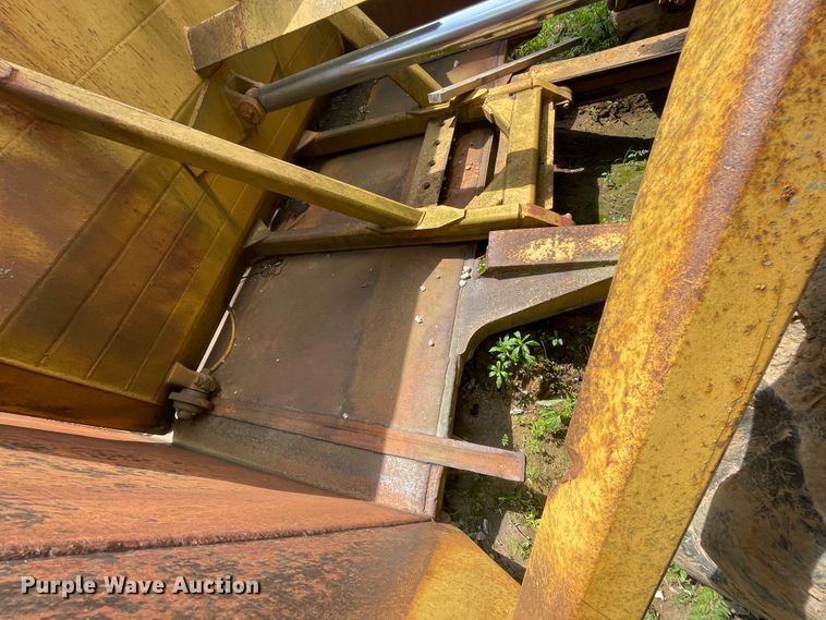 image for item IC9309 Caterpillar  scraper