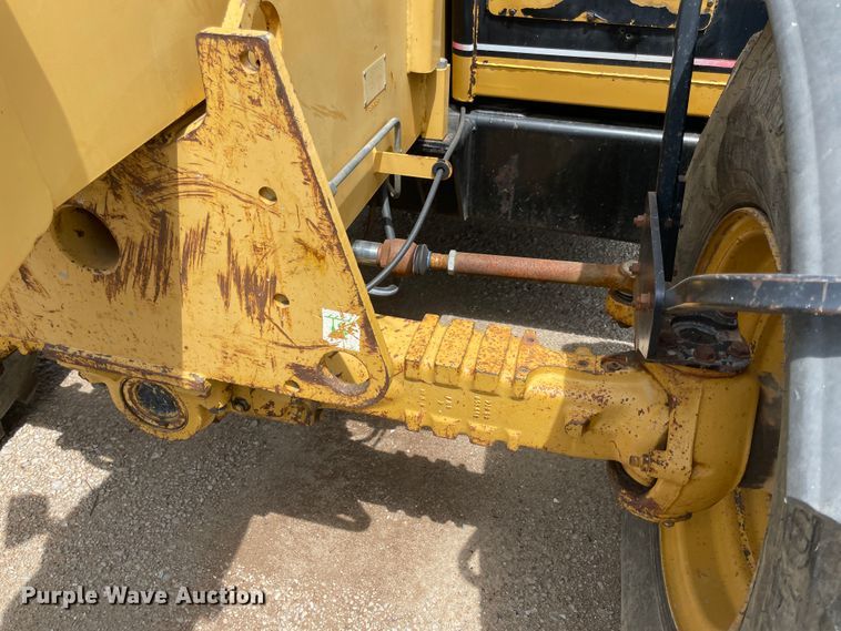 image for item IC9312 1997 Caterpillar TH83  telehandler