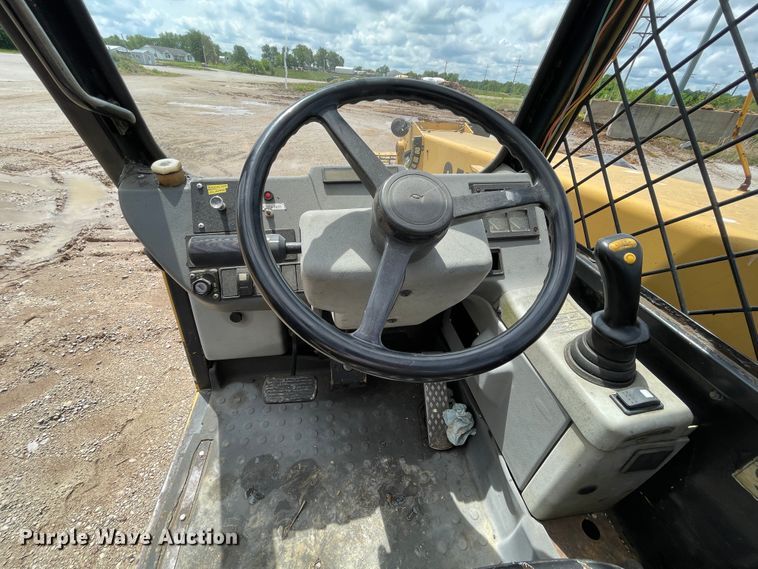 image for item IC9312 1997 Caterpillar TH83  telehandler