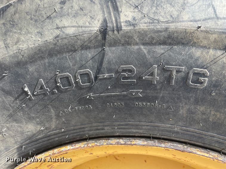 image for item IC9312 1997 Caterpillar TH83  telehandler