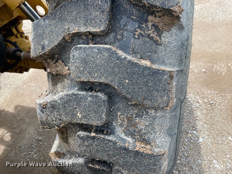 image for item IC9312 1997 Caterpillar TH83  telehandler