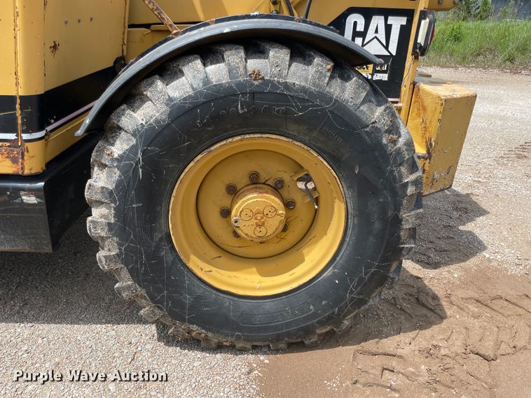 image for item IC9312 1997 Caterpillar TH83  telehandler