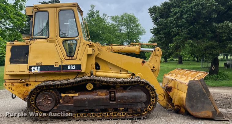 image for item IC9326 1990 Caterpillar 963  track loader