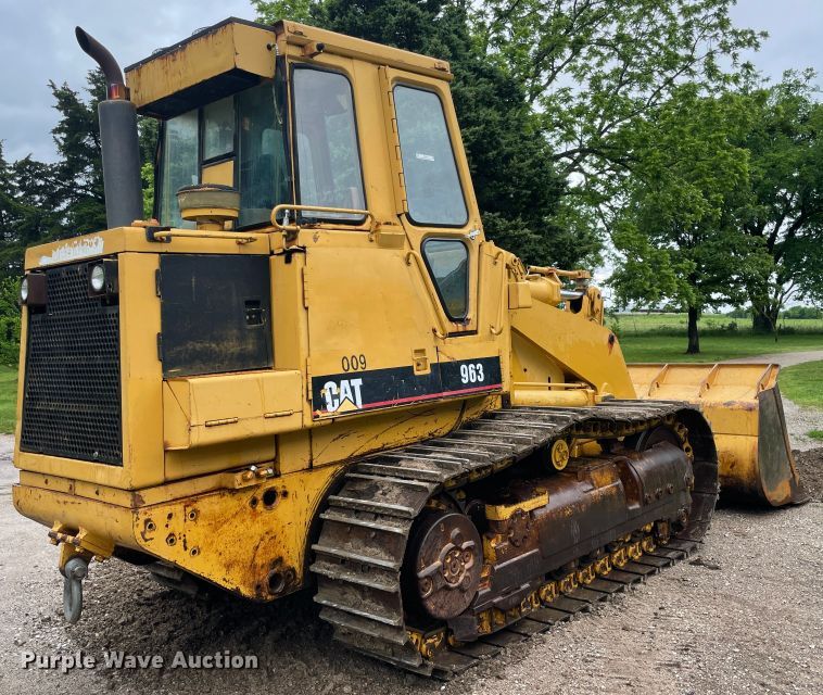image for item IC9326 1990 Caterpillar 963  track loader