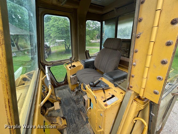 image for item IC9326 1990 Caterpillar 963  track loader