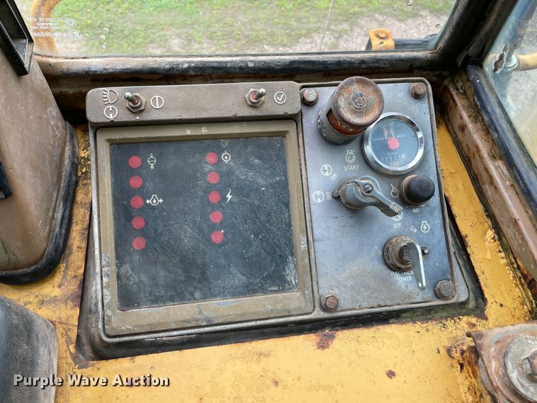 image for item IC9326 1990 Caterpillar 963  track loader